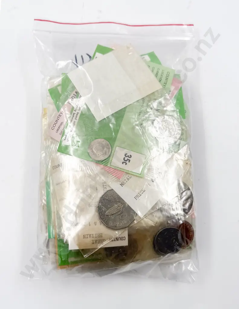 Qty of Packeted World Coinage Image 1++