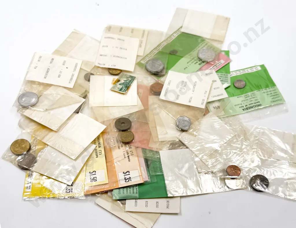 Qty of Packeted World Coinage Image 1++