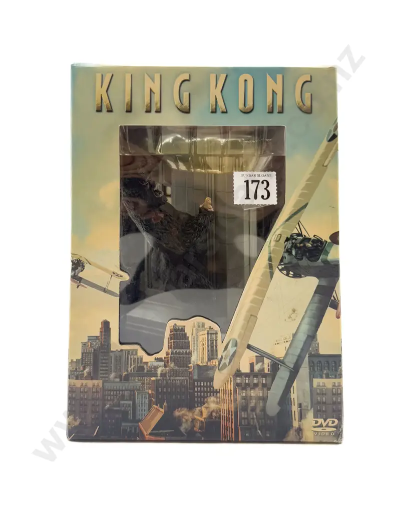 C2006 Weta King Kong with Ann Image 1++