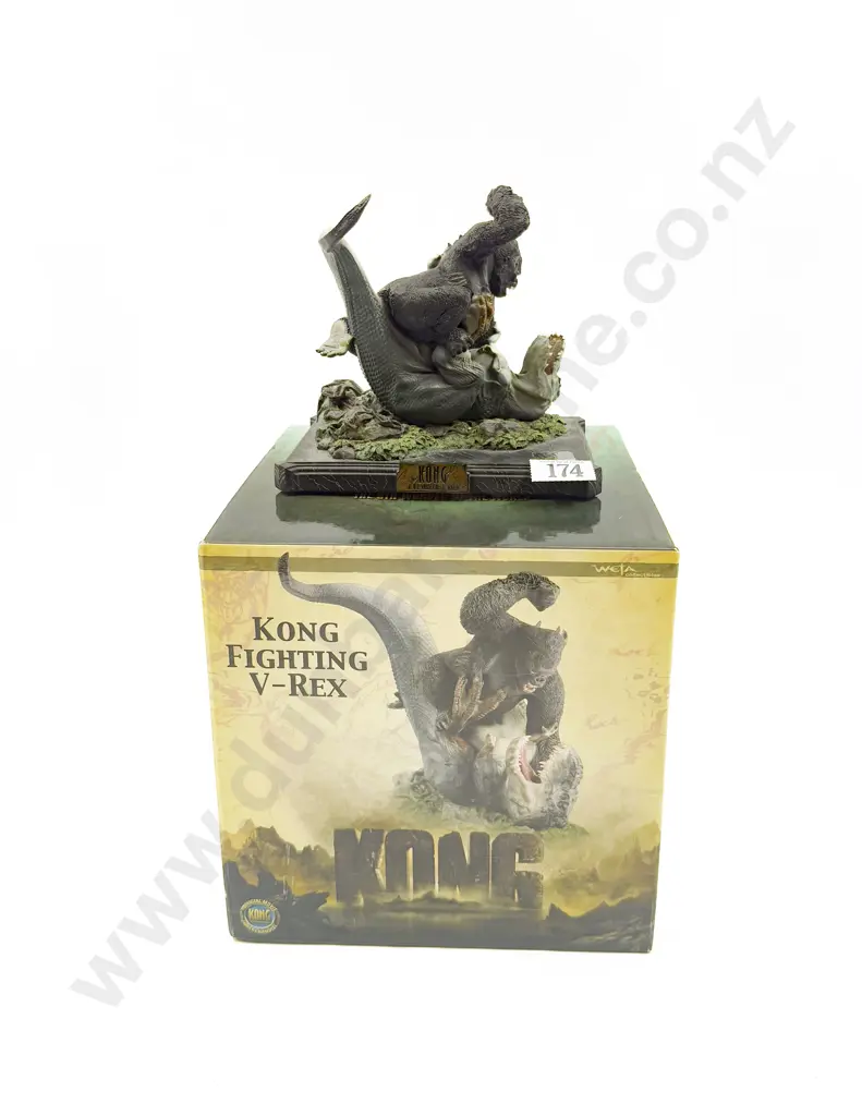 Weta Kong Fighting V-Rex Image 1++