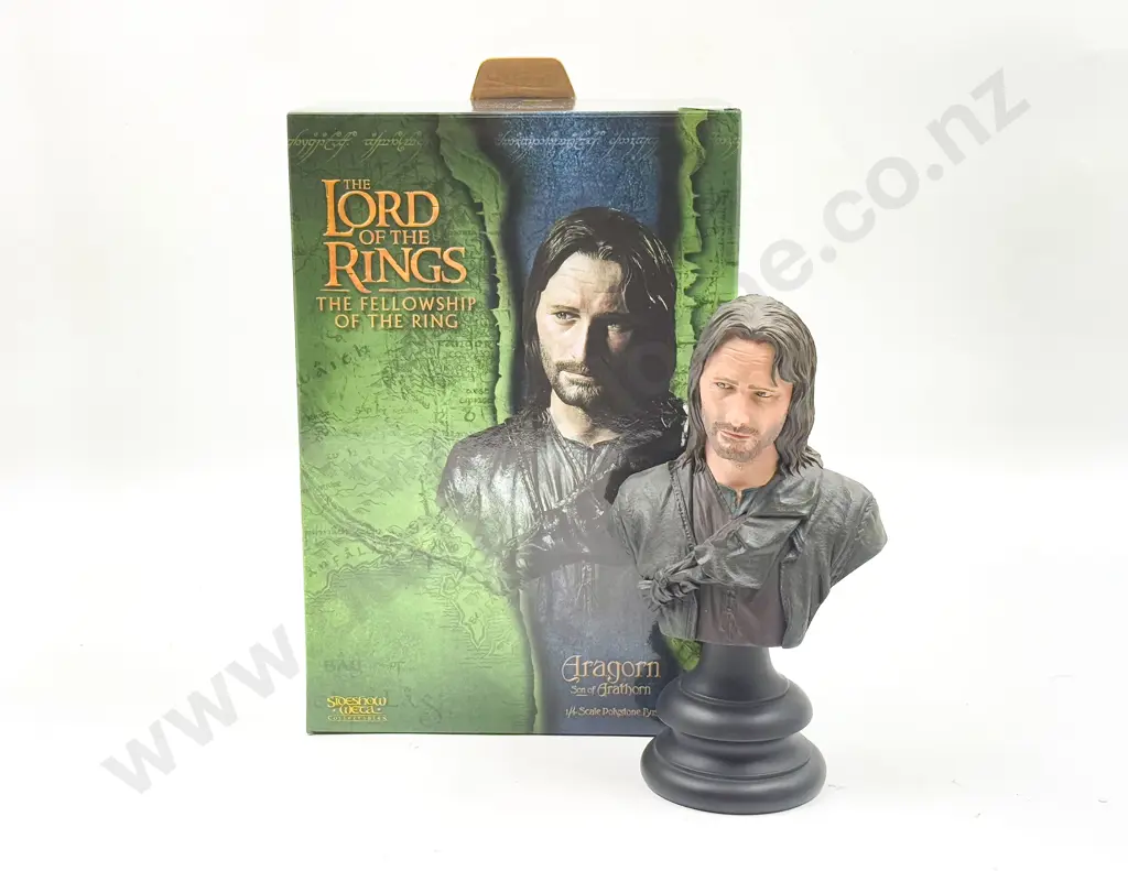 C2001 "Aragorn Son of Arathorn" Bust Image 1++