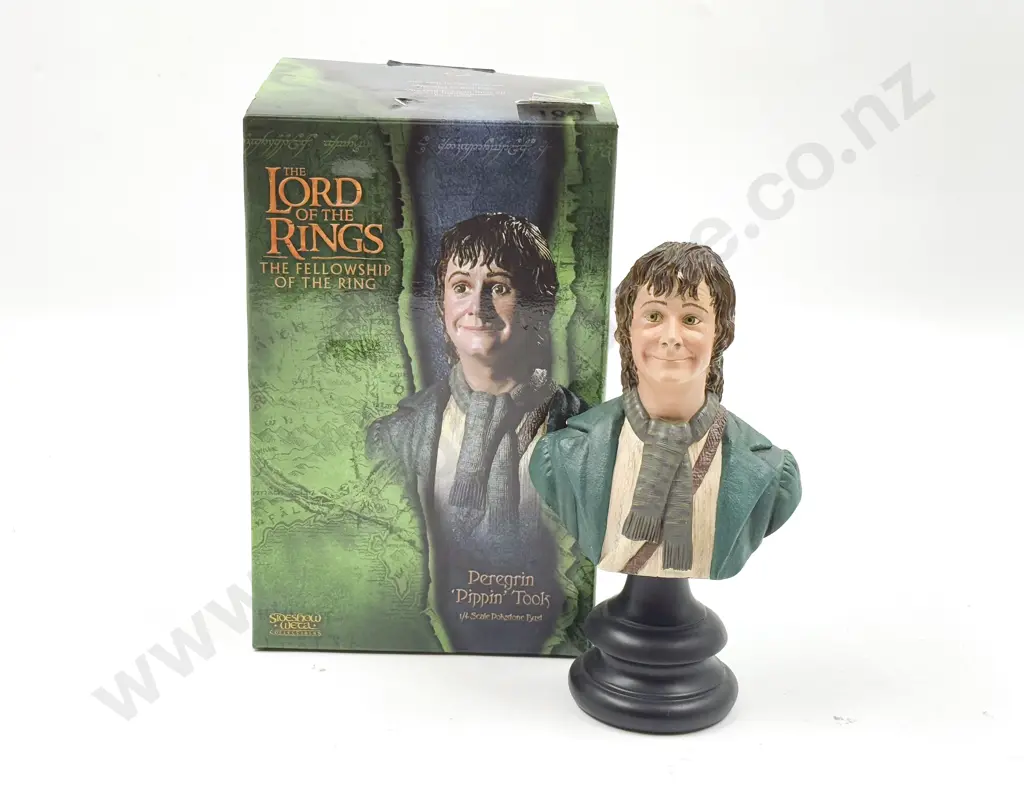 C2001 Weta "Peregrin Took" Bust Image 1++