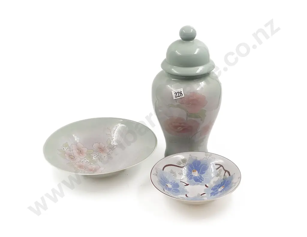 Two Table Bowl with Covered Vase Image 1++