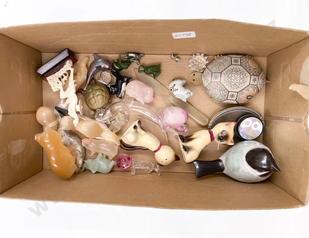 Selection of Various Small and Miniature Ornaments Image 1++