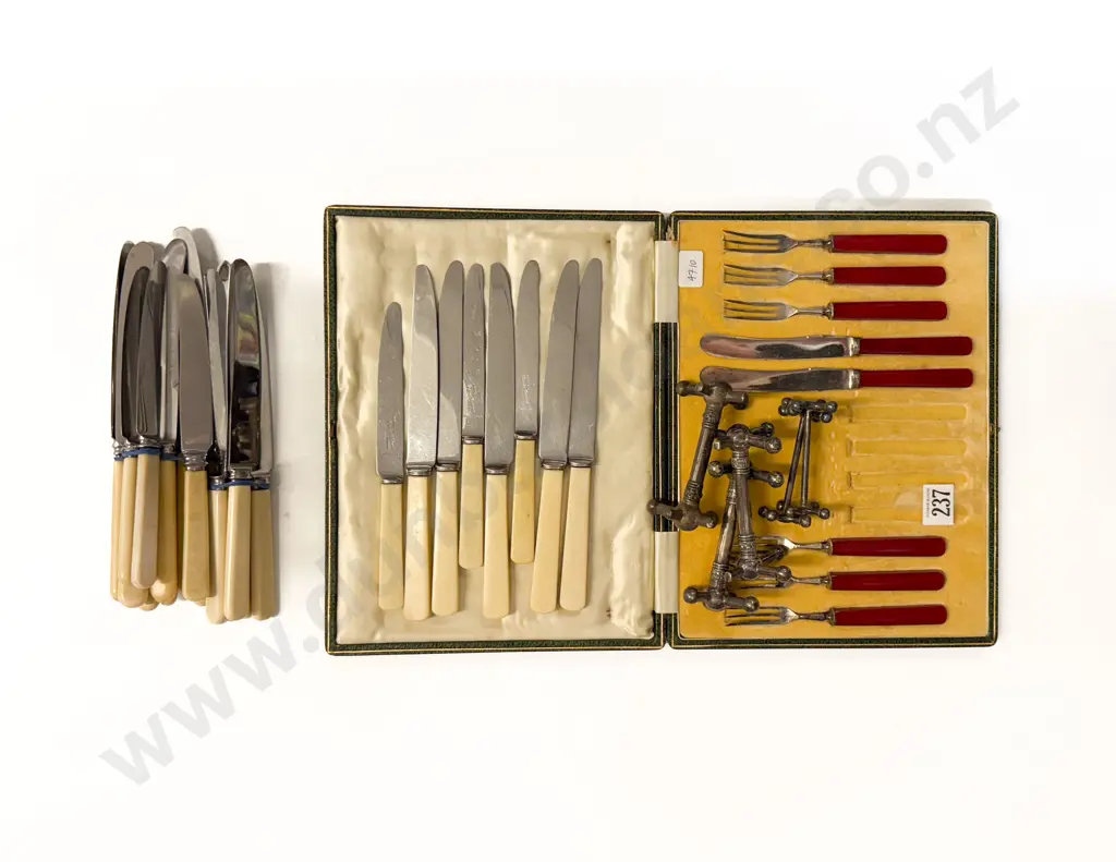 Assorted Cutlery Mainly Knives With Knife Rests Image 1++