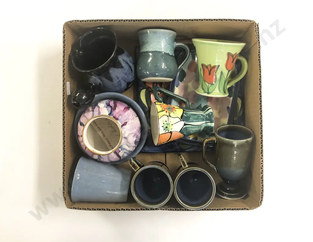 Box of Assorted NZ Pottery Image 1++