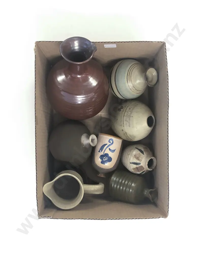 Box of Assorted NZ Pottery Image 1++