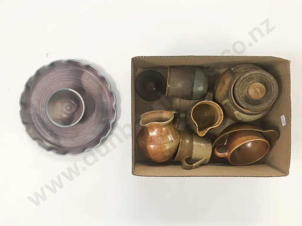 Box of Assorted NZ Pottery Image 1++
