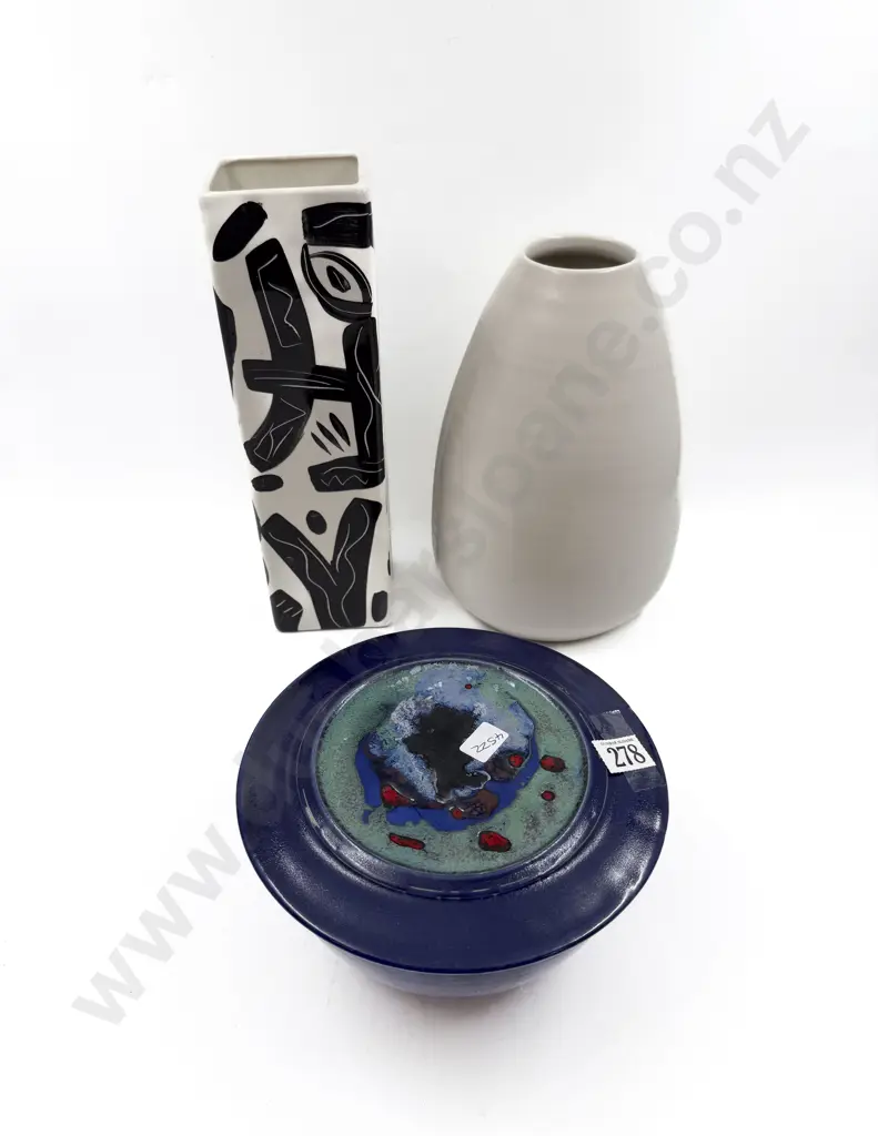 NZ Pottery Lidded Bowl and Two Vases Image 1++