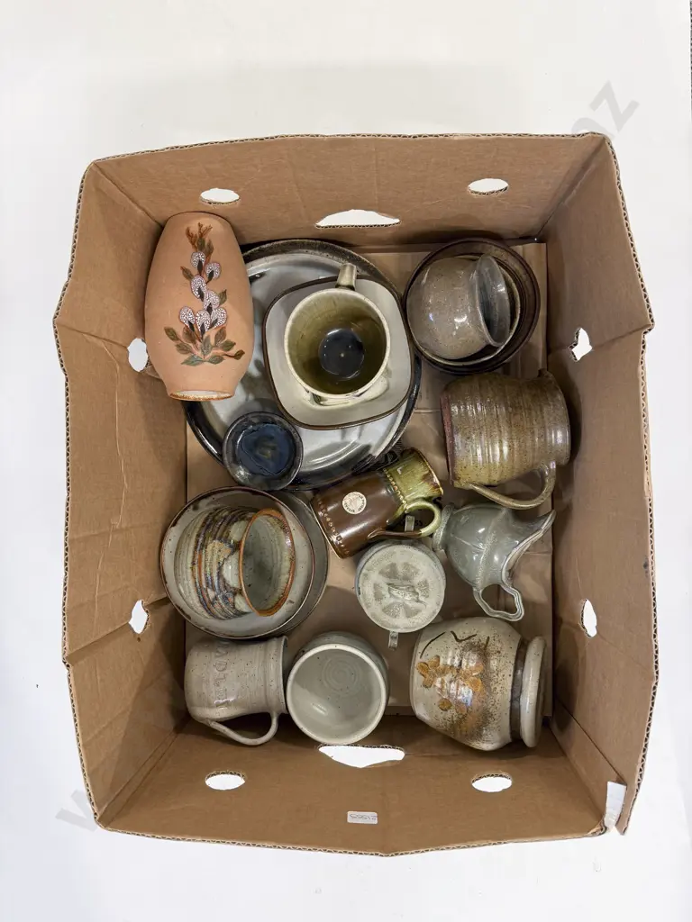 Box of Assorted NZ Pottery Image 1++