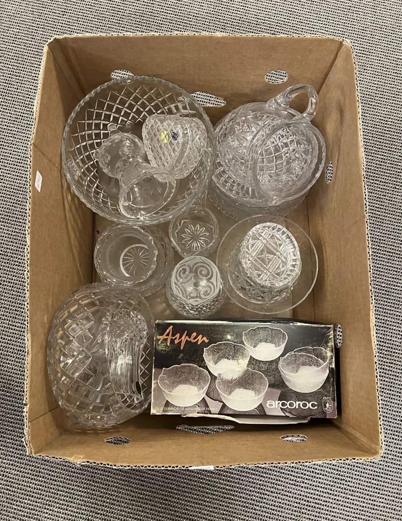 Quantity of Assorted Crystal & Boxed Glassware etc Image 1++