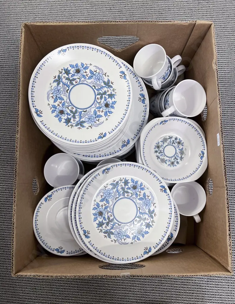 Noritake "Blue Moon" Part Dinnerset Image 1++