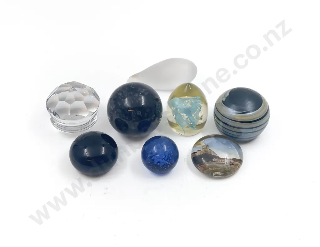Small Quantity of Assorted Art Glass Paperweights Image 1++