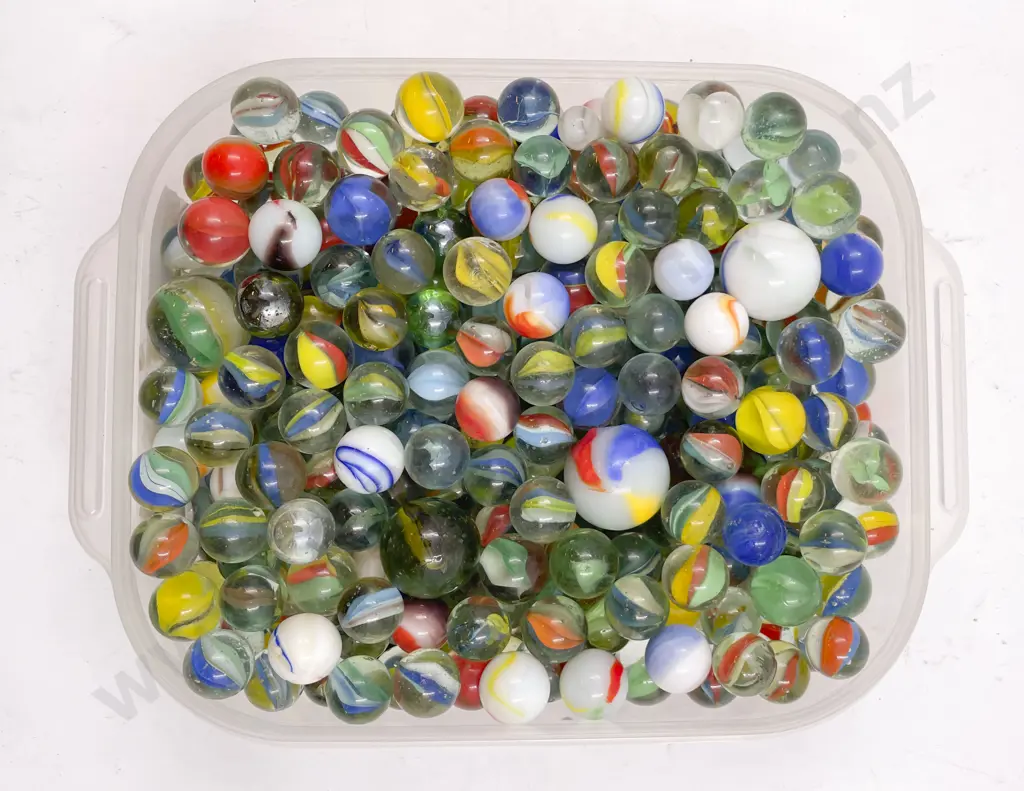 Quantity of Assorted Vintage Marbles Image 1++