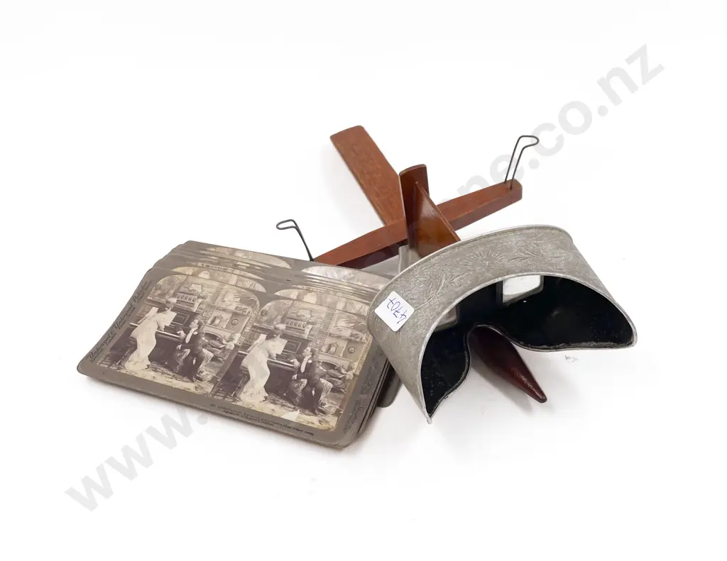 Vintage Stereoscope & Assorted Slides Image 1++
