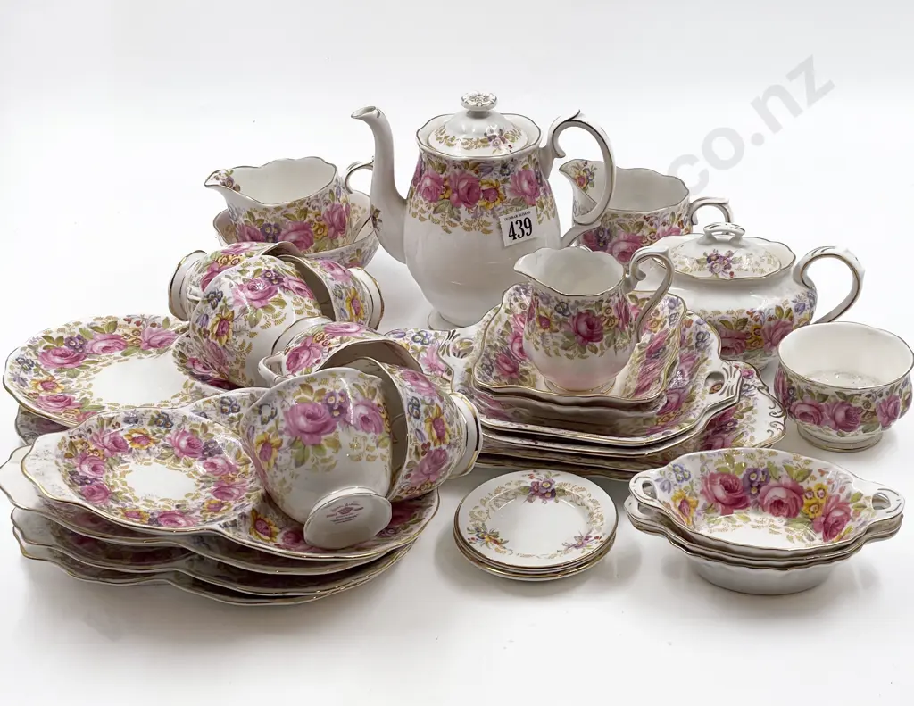 Large Quantity of Royal Albert "Serena" Pattern Tea China Image 1++