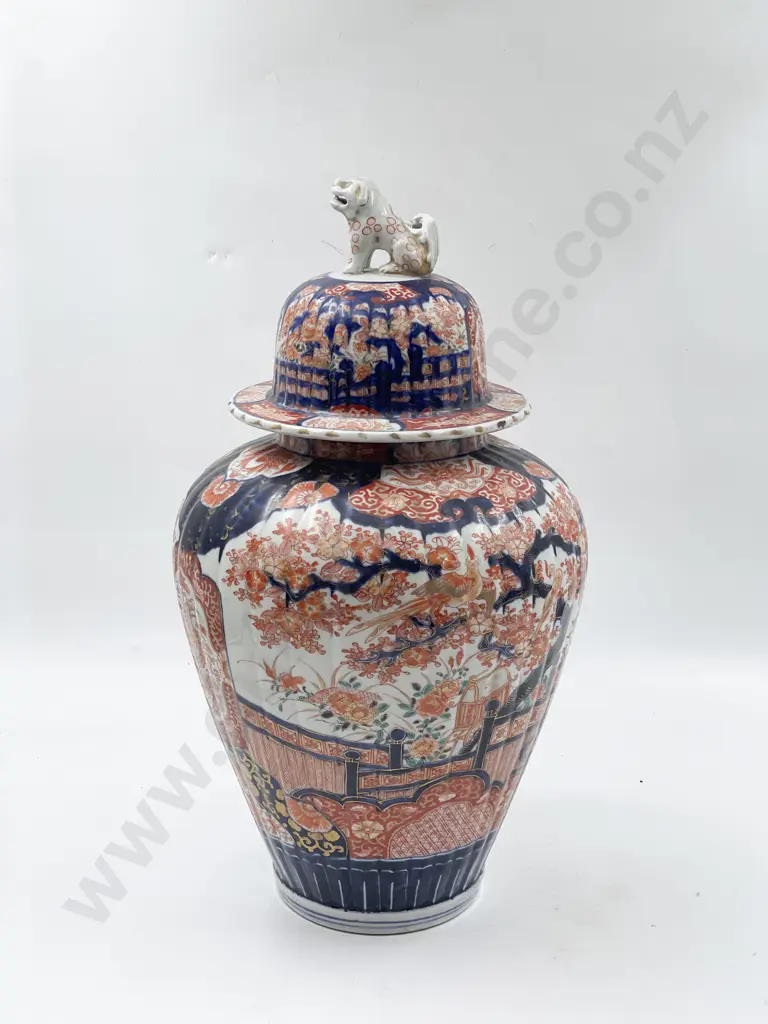 Large Japanese Imari Patterned Vase & Cover Image 1++