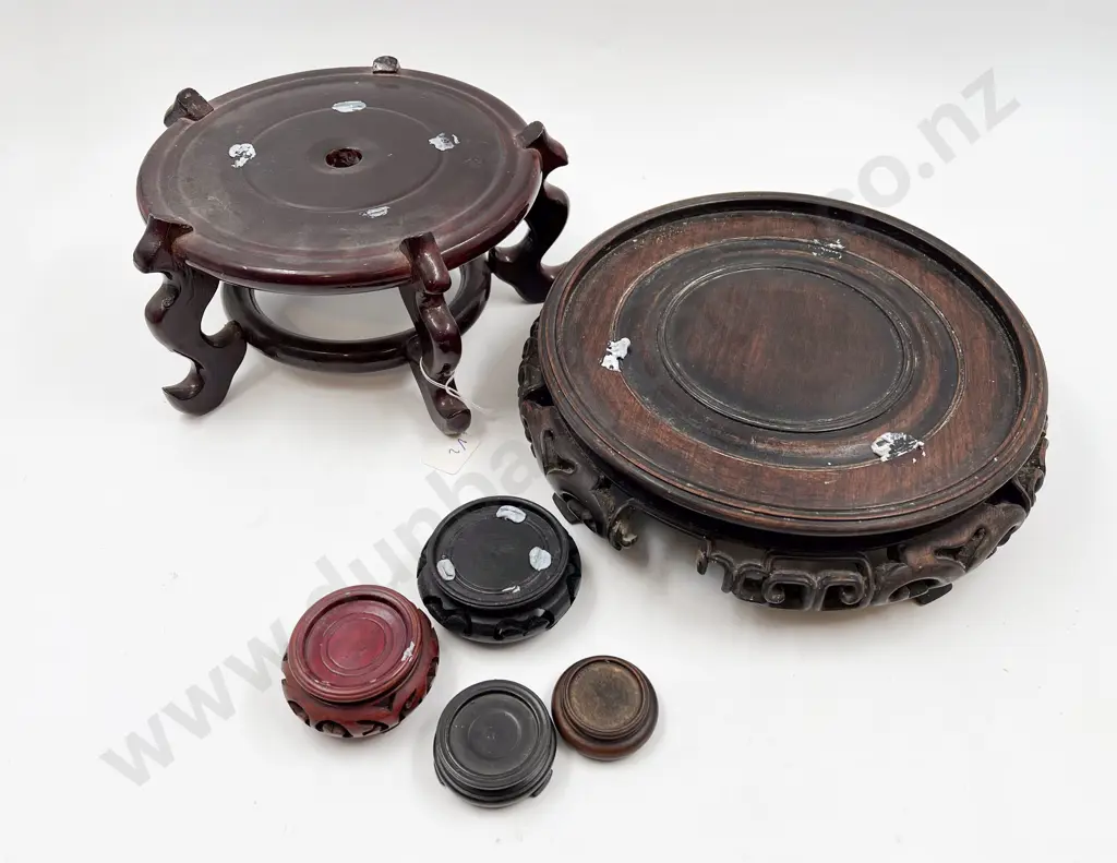 Quantity of Assorted Vase Stands Image 1++