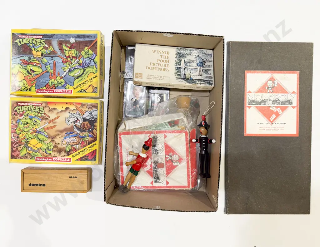 Quantity of Assorted Vintage Games Puzzles etc Image 1++