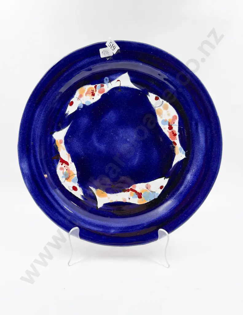 Morris & James Glazed Charger Image 1++