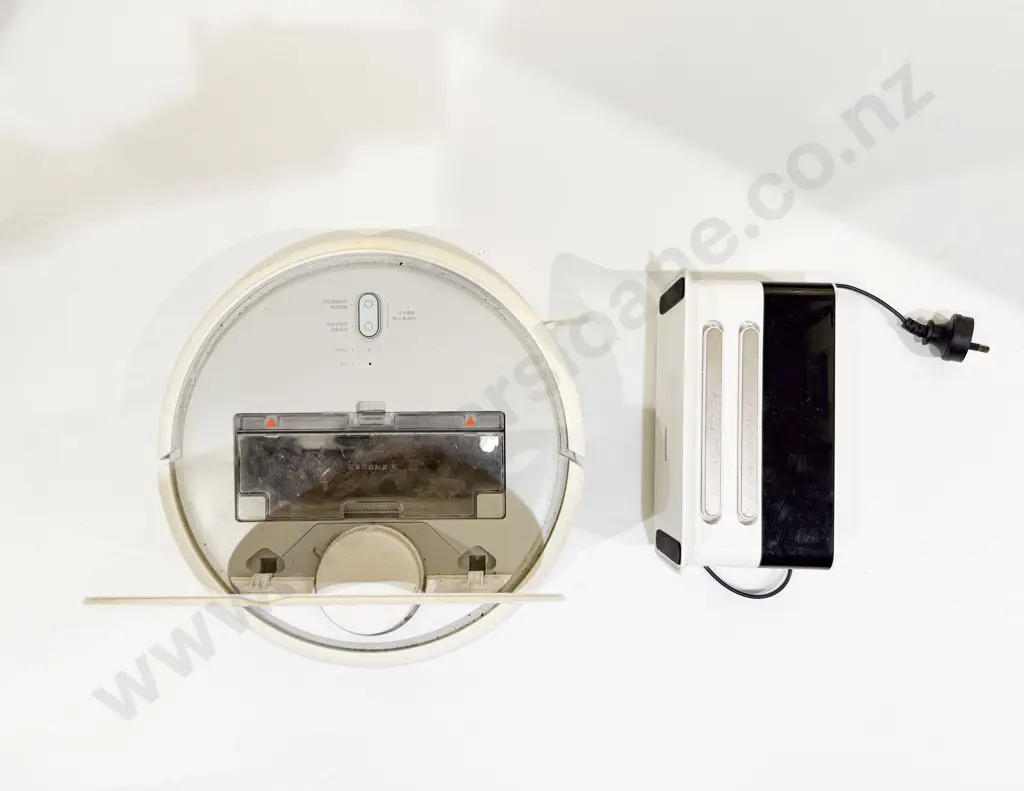 Automatic Vacuum Cleaner & Dock (Roomba Style) Image 1++