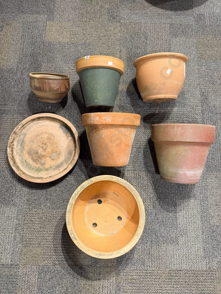 Six Assorted Garden Pots of Sizes Image 1++