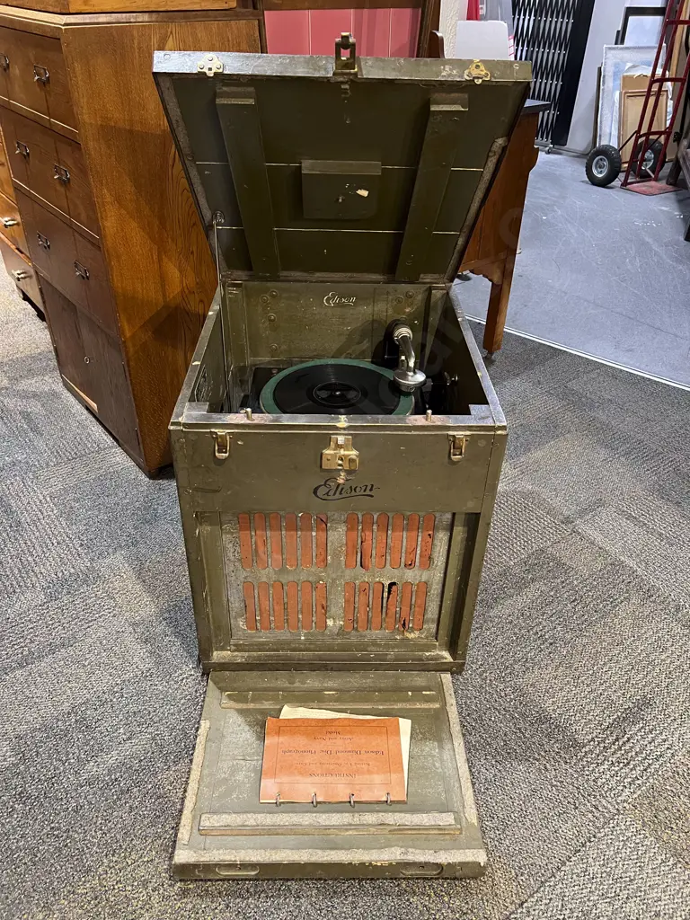 Vintage WWI Military Edison Phonograph in Branded Travel Crate Image 1++