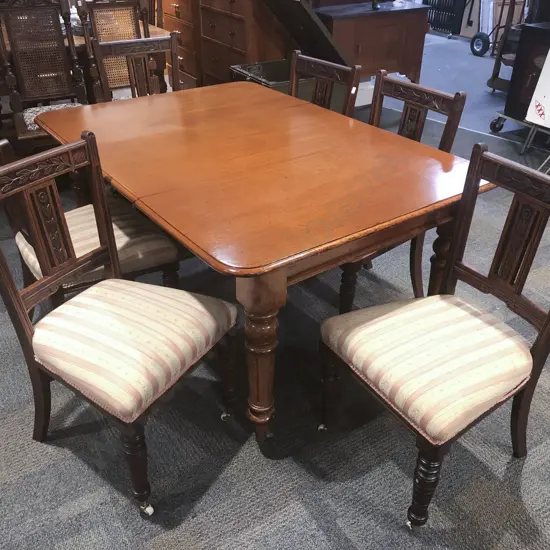 Vict. Extension Dining Table with Six Chairs