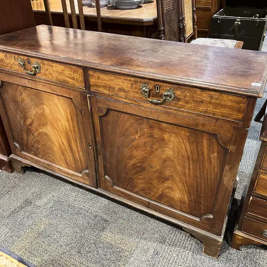 Slender Vict. Sideboard