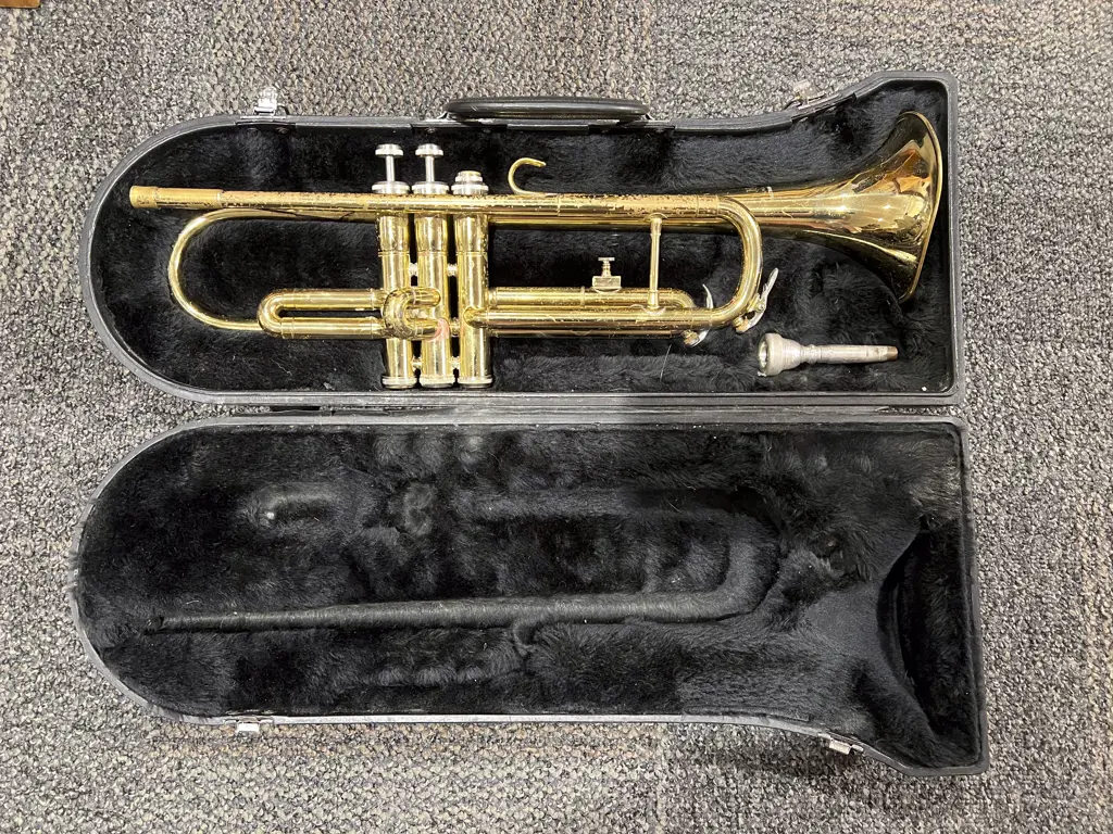 Vintage "Jupiter" Trumpet in Case Image 1++