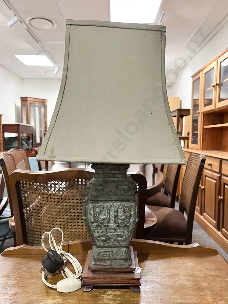 Chinese Bronze Table Lamp Image 1++