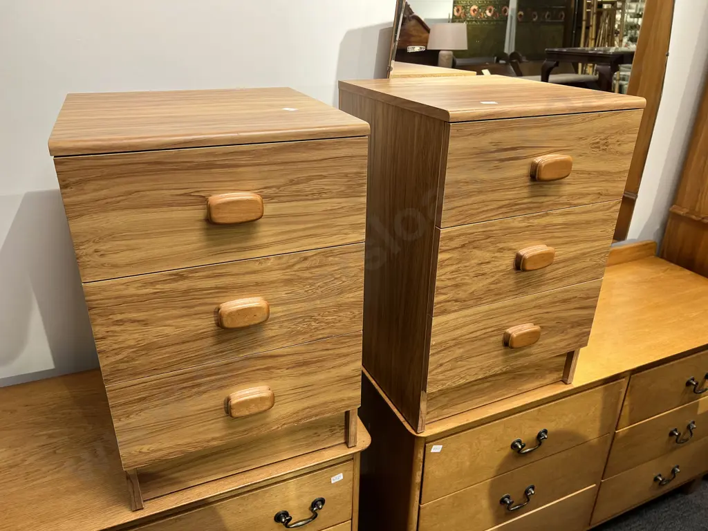 Pair of Bedside Drawers Image 1++