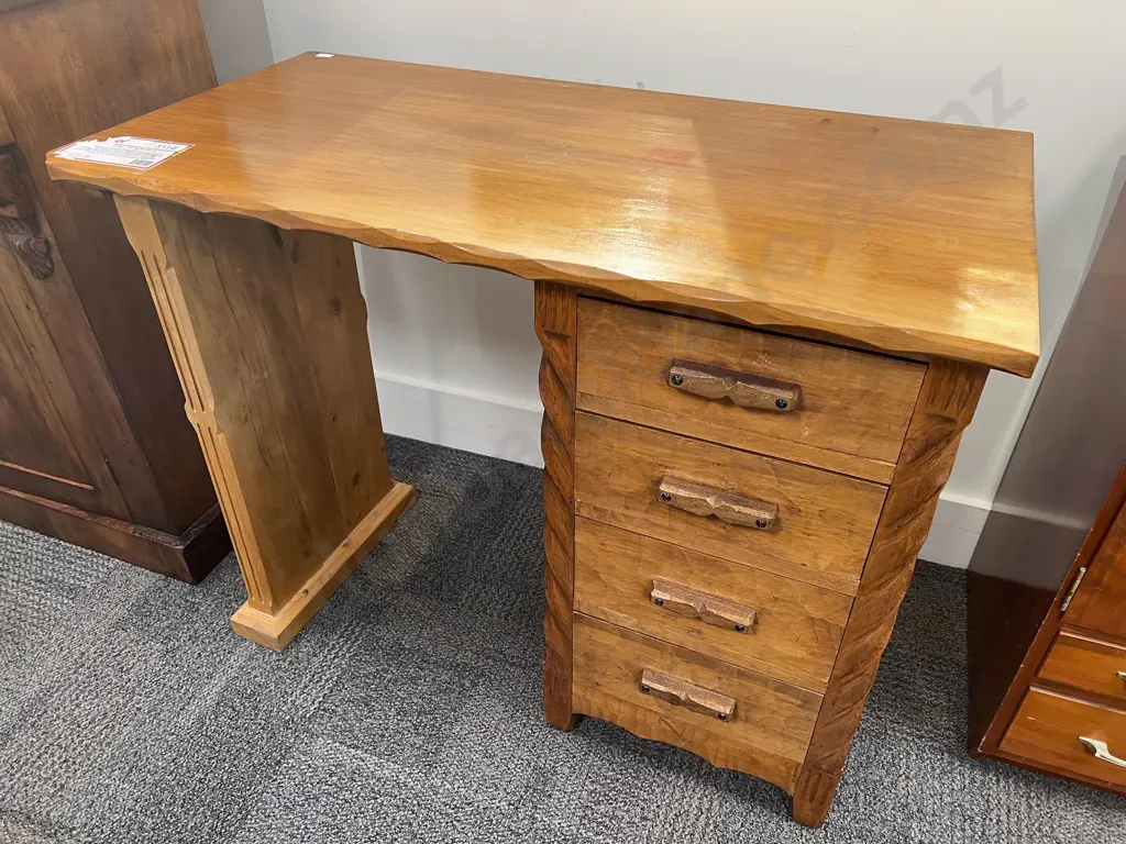Chapman Taylor Desk Image 1++