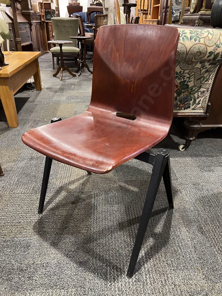Mid Century Thur-Op-Seat Designed Single Chair Image 1++