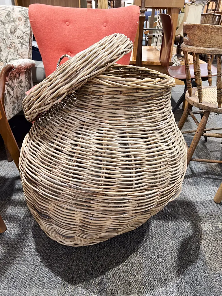 Wicker Laundry Basket Image 1++