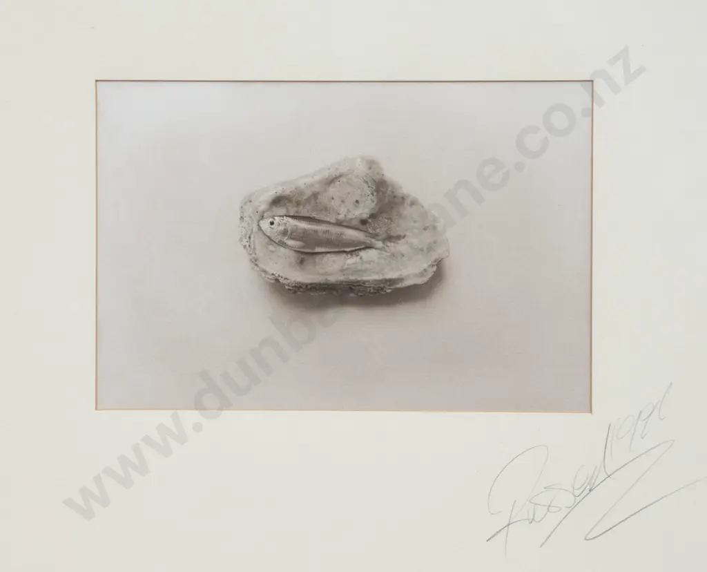 Russell - Fish in Oyster Shell Image 1++