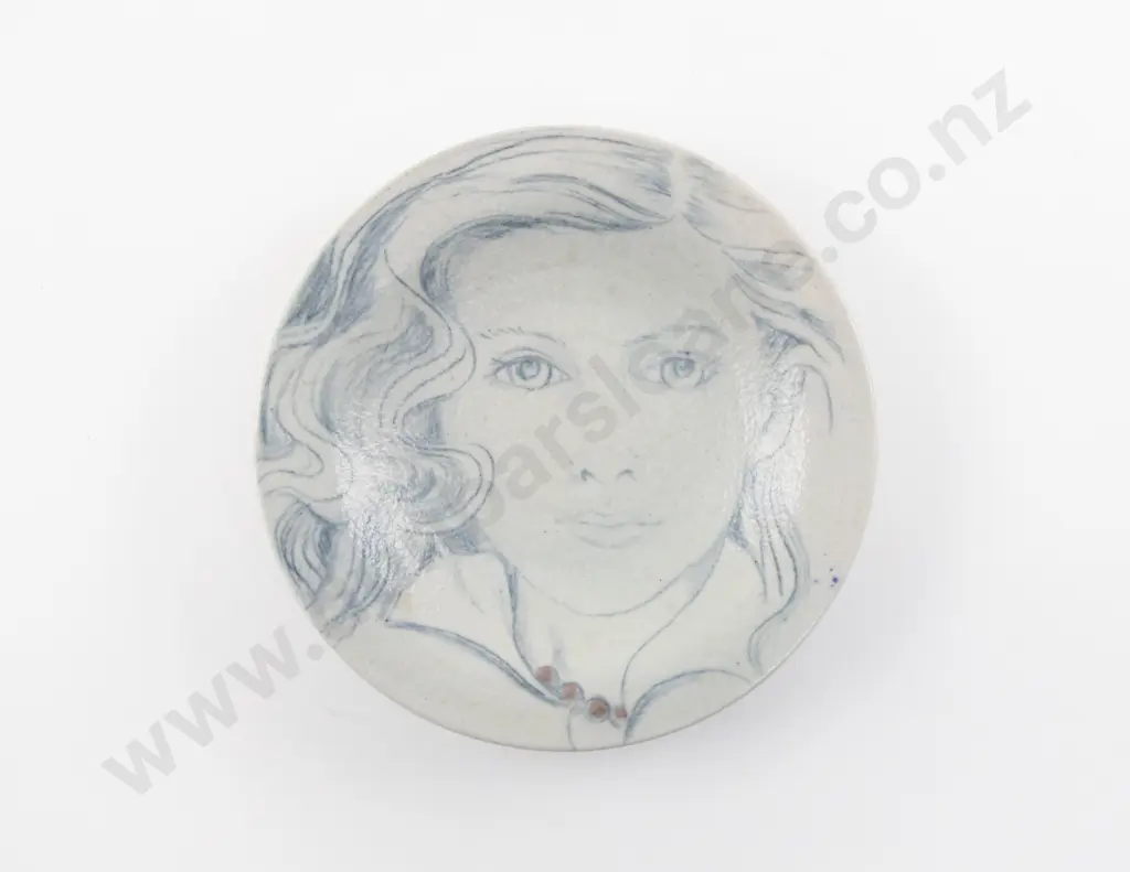 Pamella Annsouth Stoneware Dish Image 1++