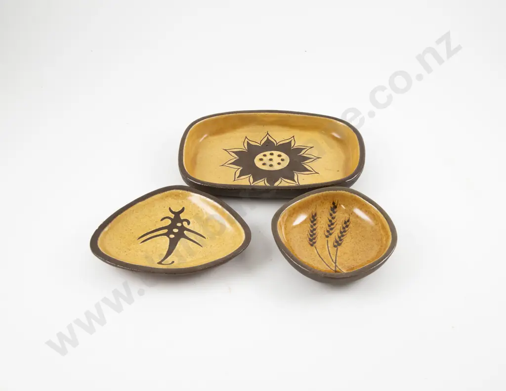 Three Dorothy Ewart Shallow Dishes Image 1++