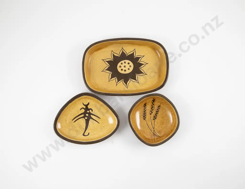 Three Dorothy Ewart Shallow Dishes Image 1++
