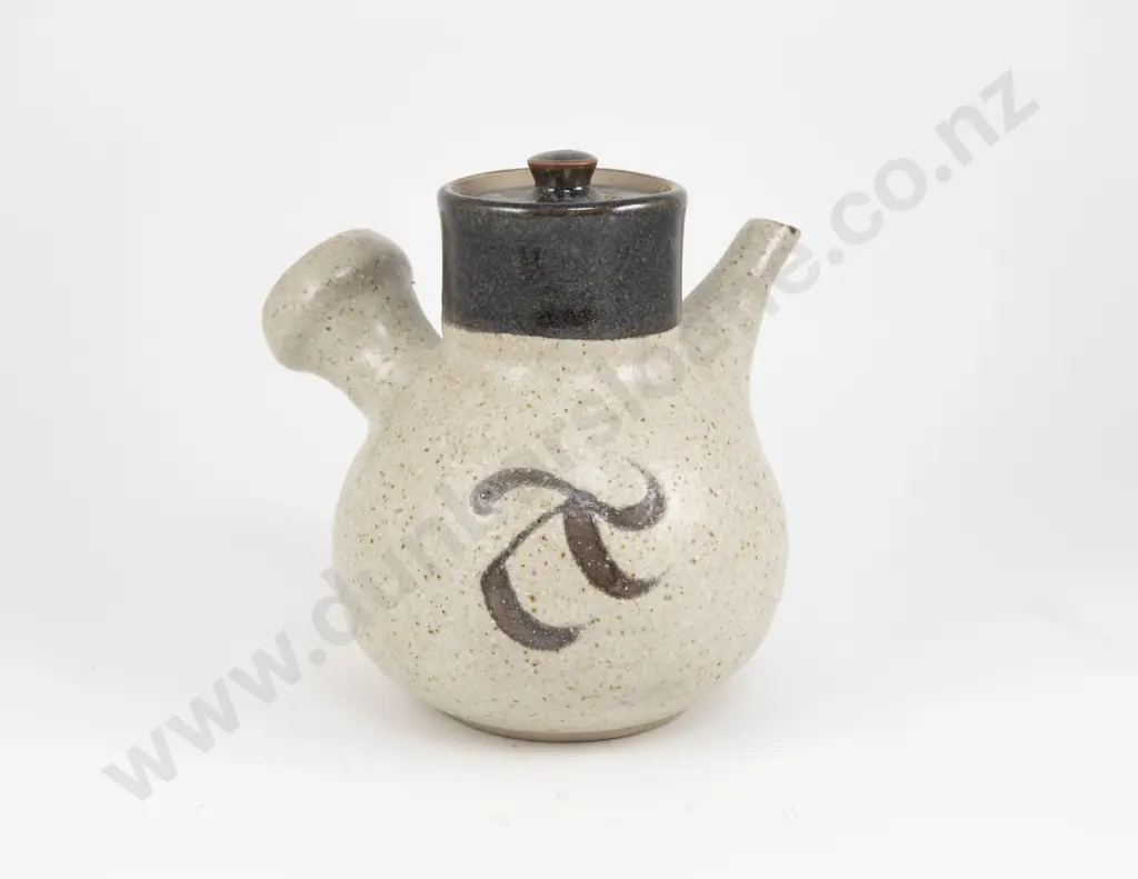 Roy Cowan Teapot Image 1++