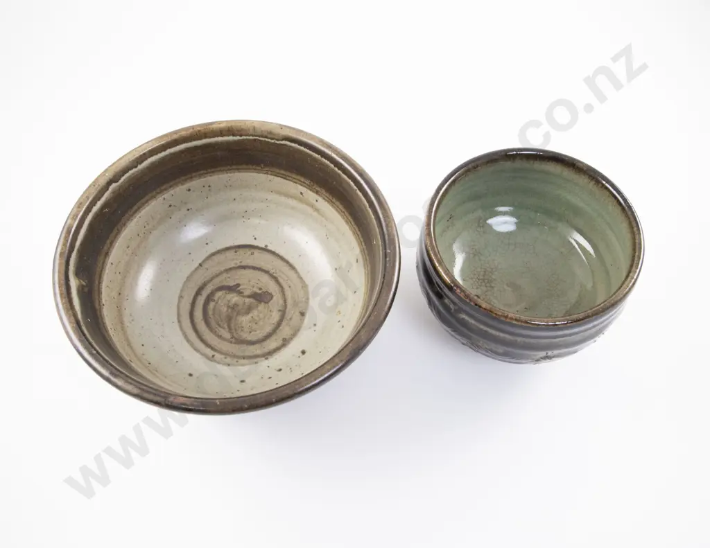 Two NZ Pottery Footed Bowls Image 1++