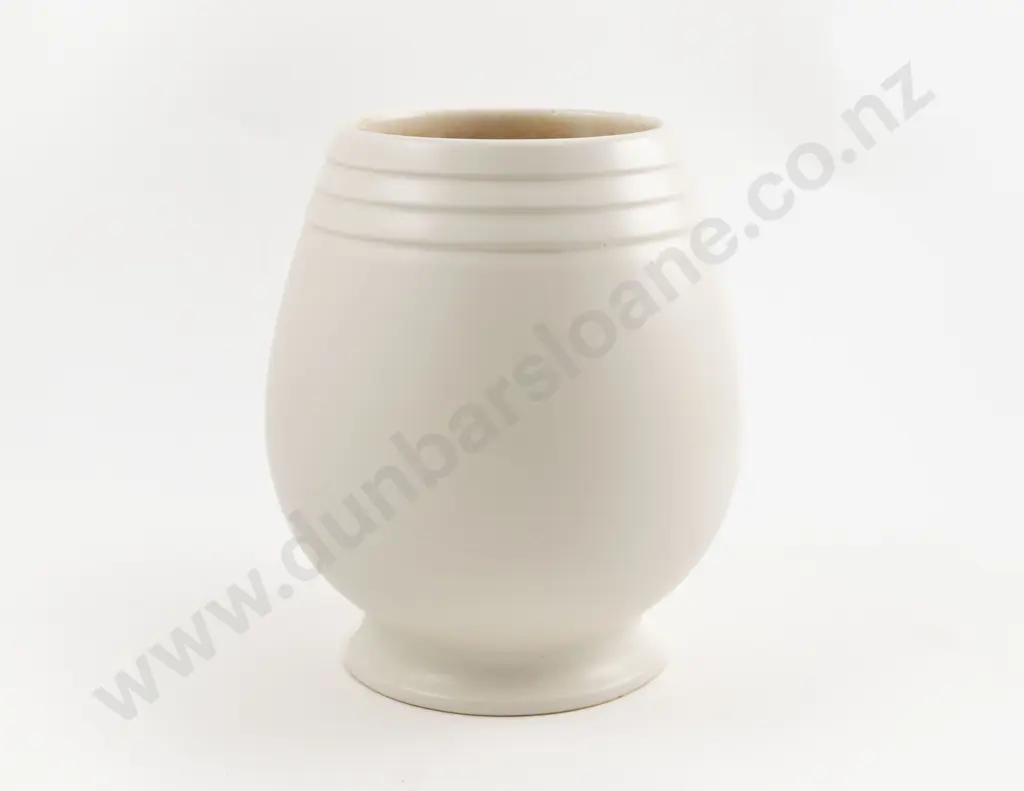 Ernest Shufflebotham for Crown Lynn Hand Potted Vase Image 1++