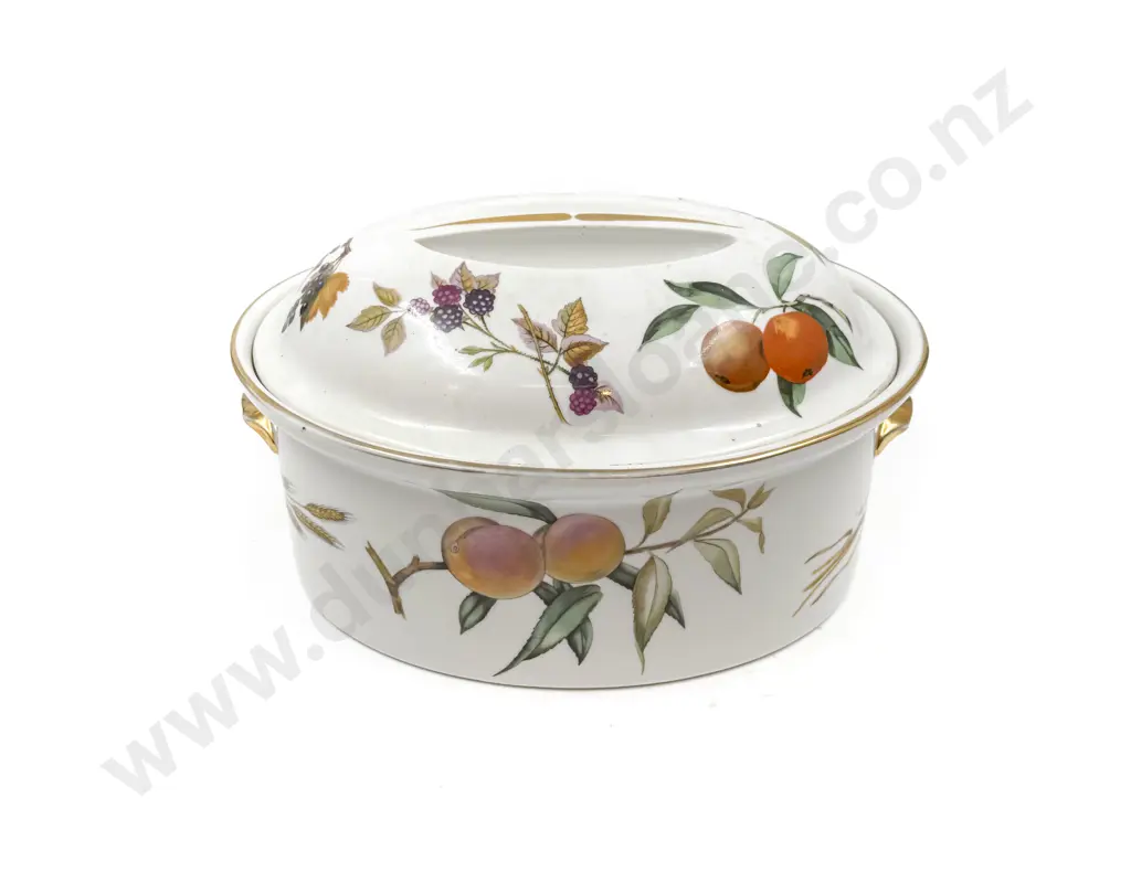 Royal Worcester Lidded Oven Dish Image 1++