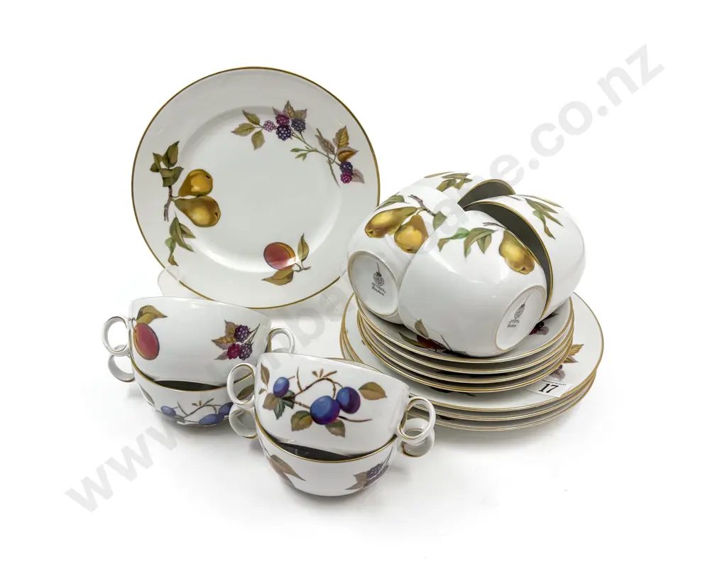 Quantity of Assorted Royal Worcester "Evesham" Image 1++