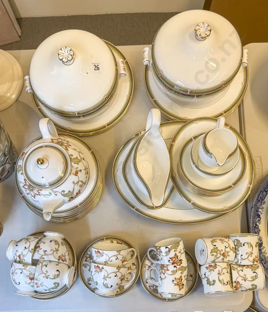 Wedgwood "Oberon" Six Place Dinnerset Image 1++