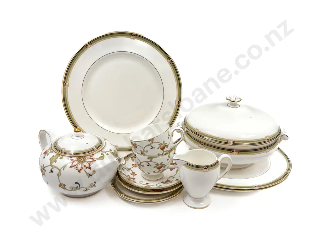 Wedgwood "Oberon" Six Place Dinnerset Image 1++