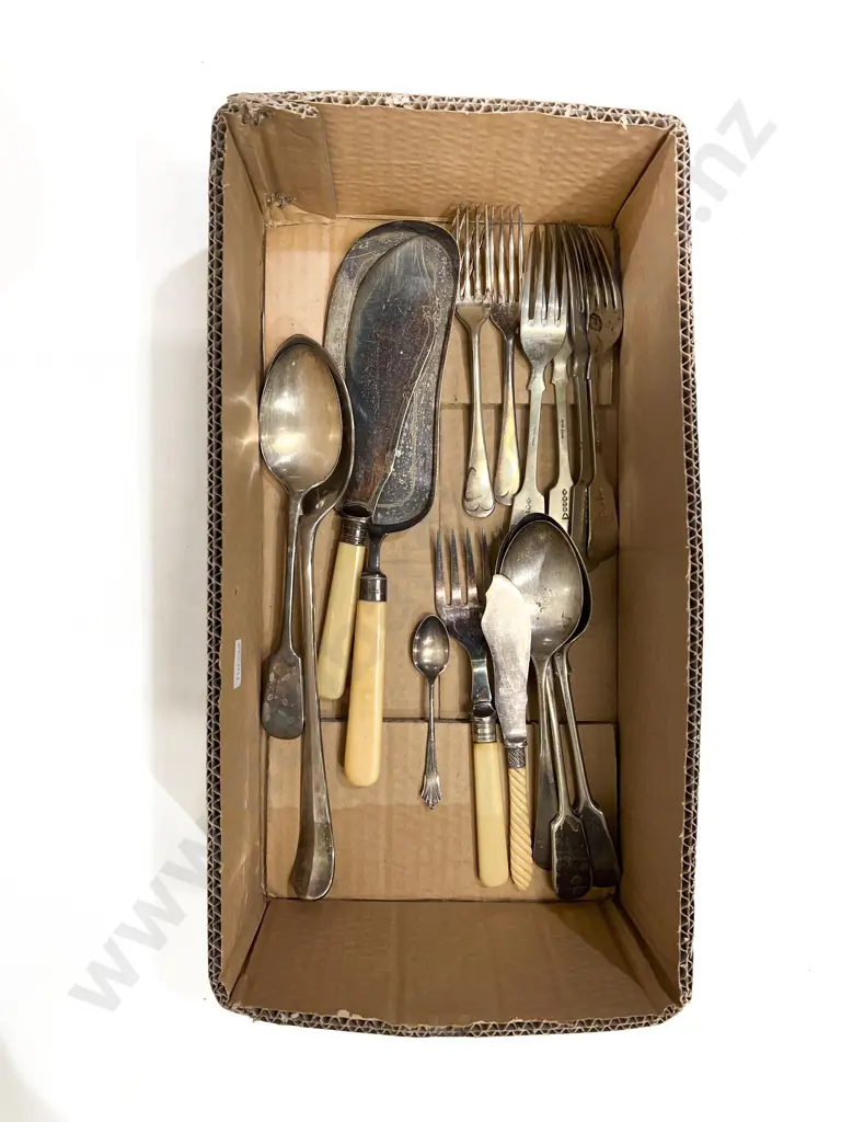Quantity of Assorted S/P Cutlery Image 1++