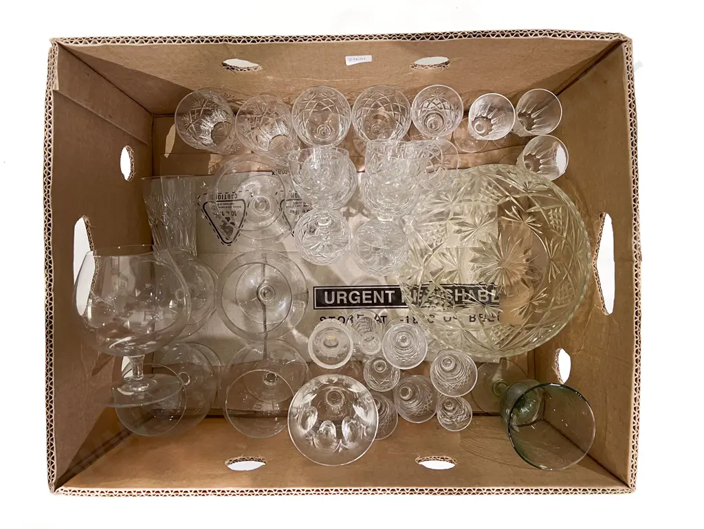 Box of Assorted Crystal & Glassware Image 1++