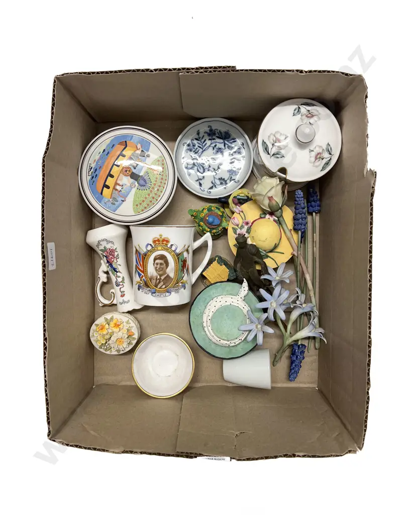 Quantity of Assorted Fancy China etc Image 1++