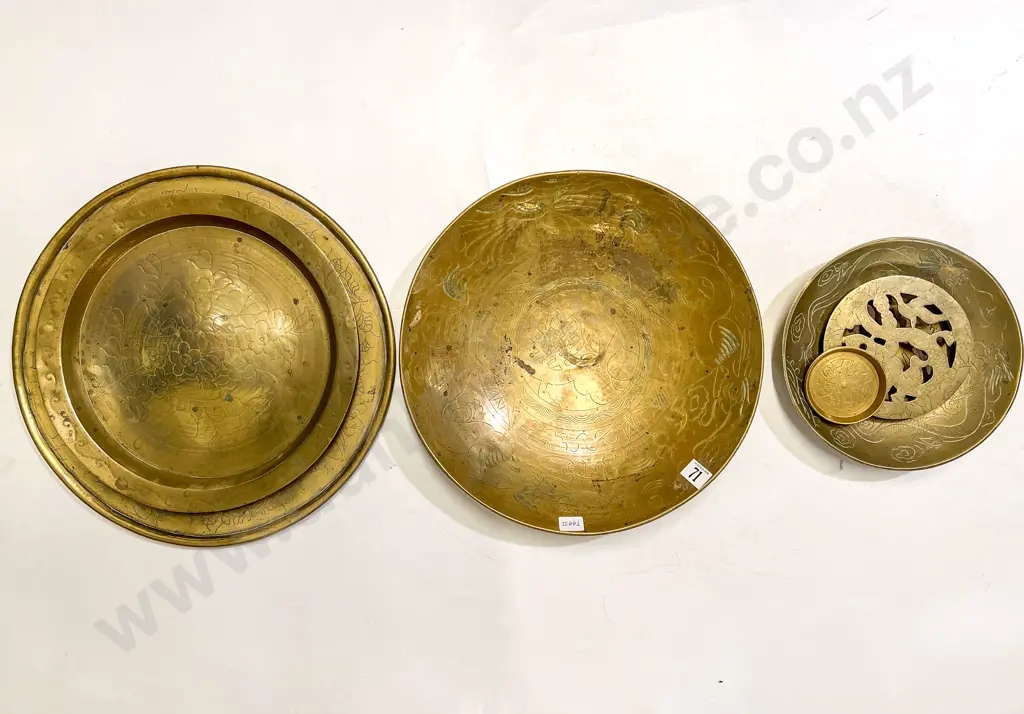 Quantity of Assorted Brassware Image 1++